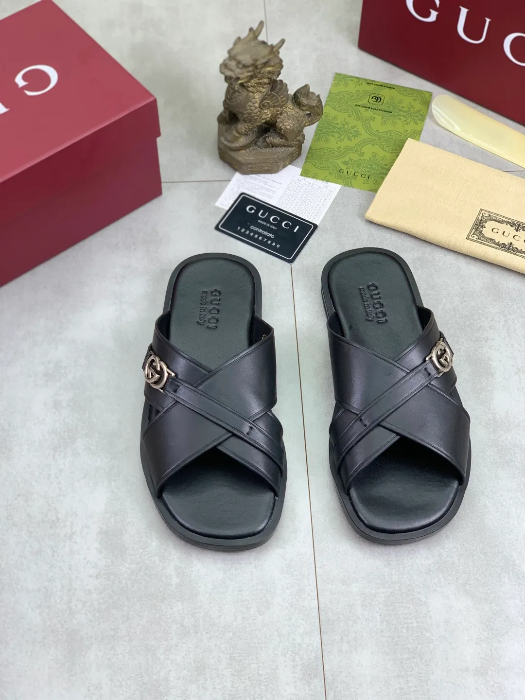 Men's shoes 💰P380💰[New model] High version 🎁🎁🎁 GUCCI New casual hot diamond slippers for the Year of the Snake, original official website, perfect workmanship, transmitting a kind of noble luxury, sublimating its definition of luxury in Gucci's high-end extraordinary craftsmanship. Original Gucci double G combination outsole, code number: 40-44 (45 customized) complete package